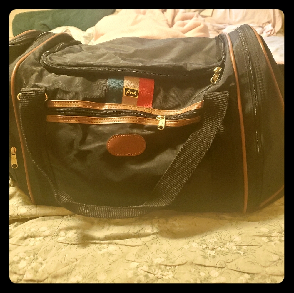 Authentic LARK DUFFLE LUGGAGE BAG 22" VINTAGE